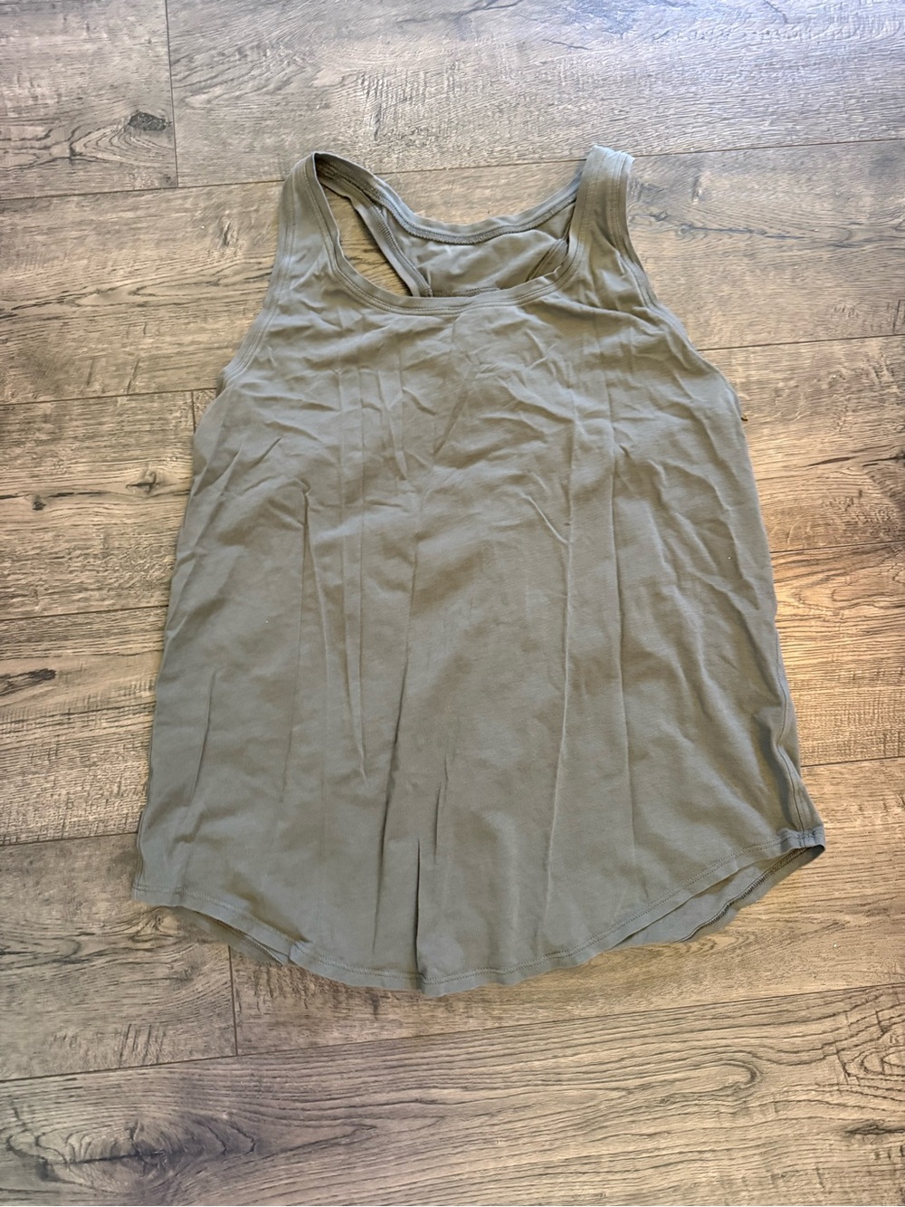 Army green lululemon tank is size 8